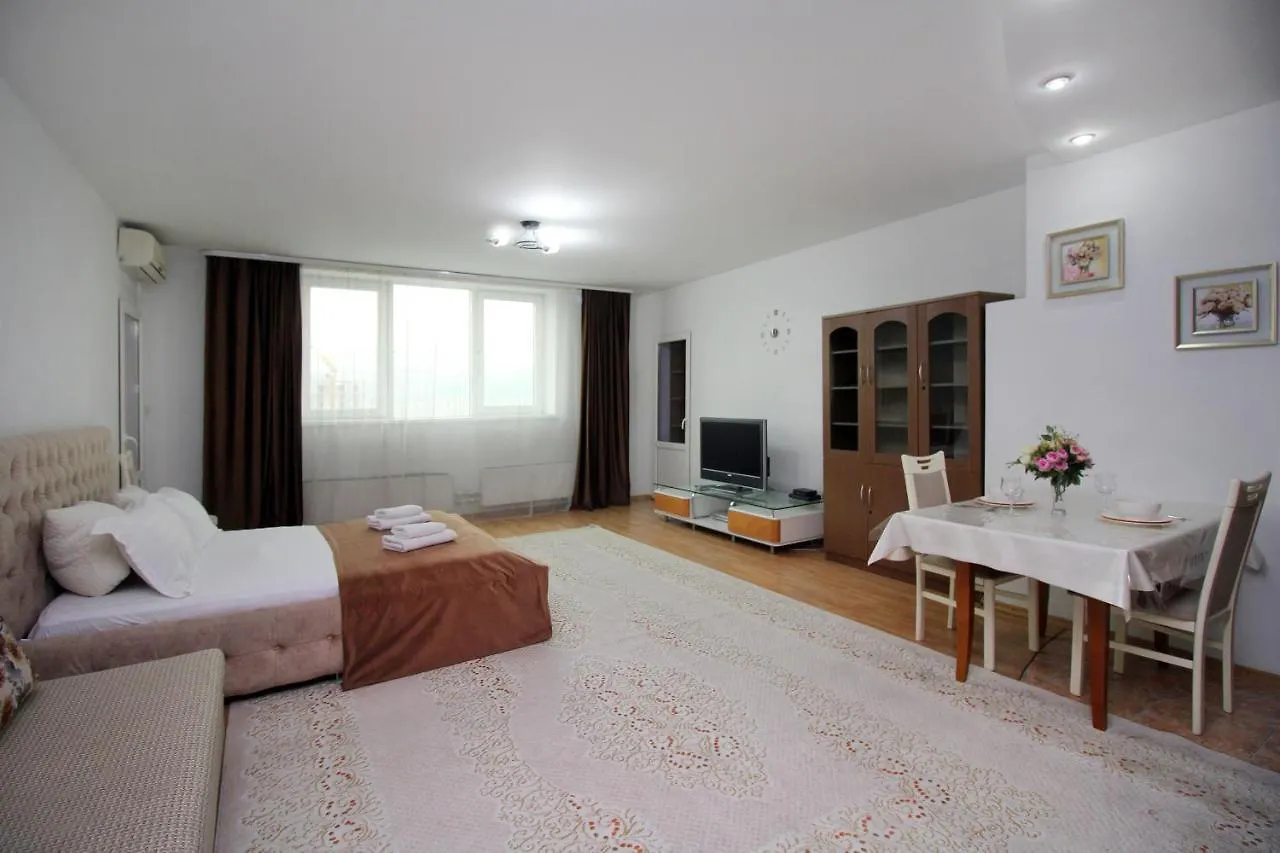 Razmestim В Жк Куат На 11 Этаже Almaty Apartment